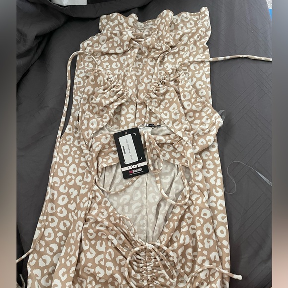 The Boutique size M LIVE A LITTLE MAXI DRESS brand new - Picture 2 of 2